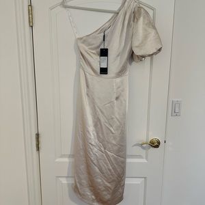 Elliatt Neutral One-Shoulder Dress